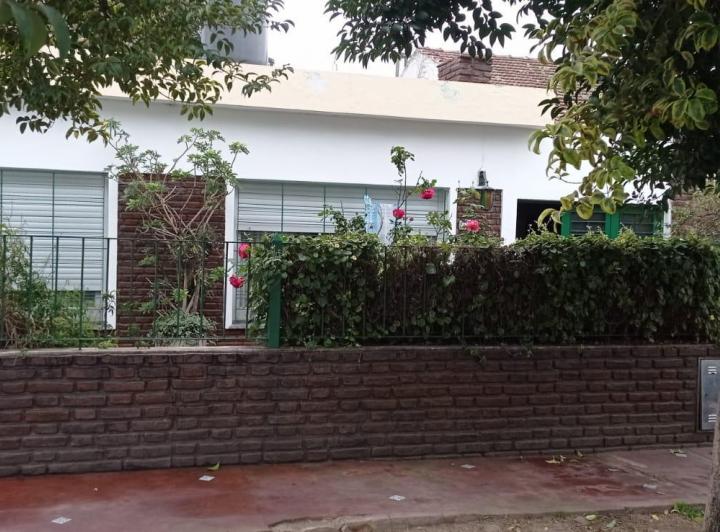 Casa · 91m² · 4 Ambientes · 2 Cocheras