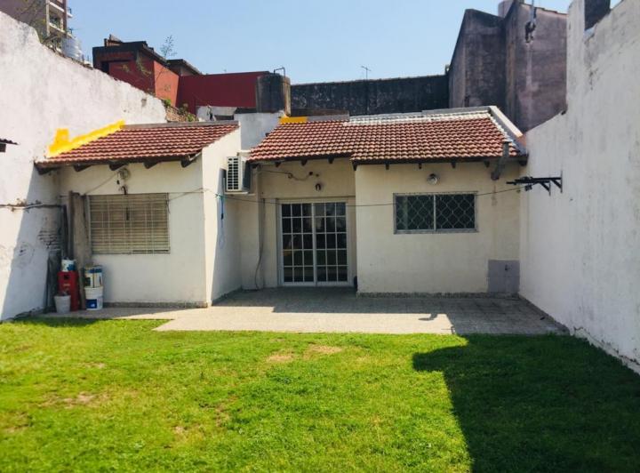 Casa · 1m² · 4 Ambientes · 1 Cochera