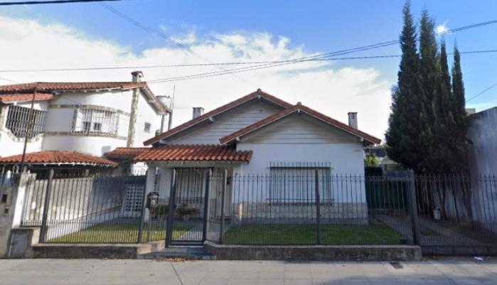 Casa · 232m² · 4 Ambientes · 1 Cochera