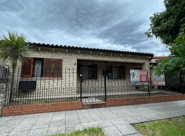 Casa · 135m² · 4 Ambientes · 1 Cochera