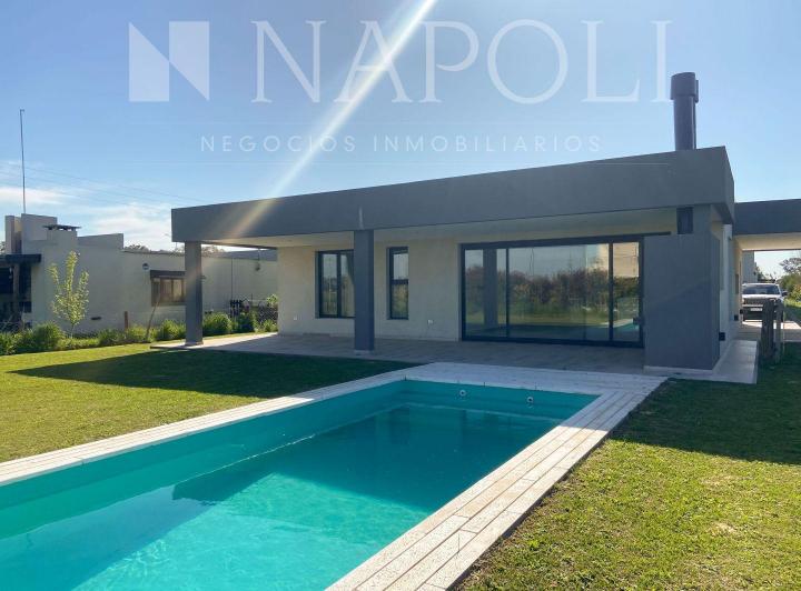 Casa · 146m² · 4 Ambientes · 1 Cochera