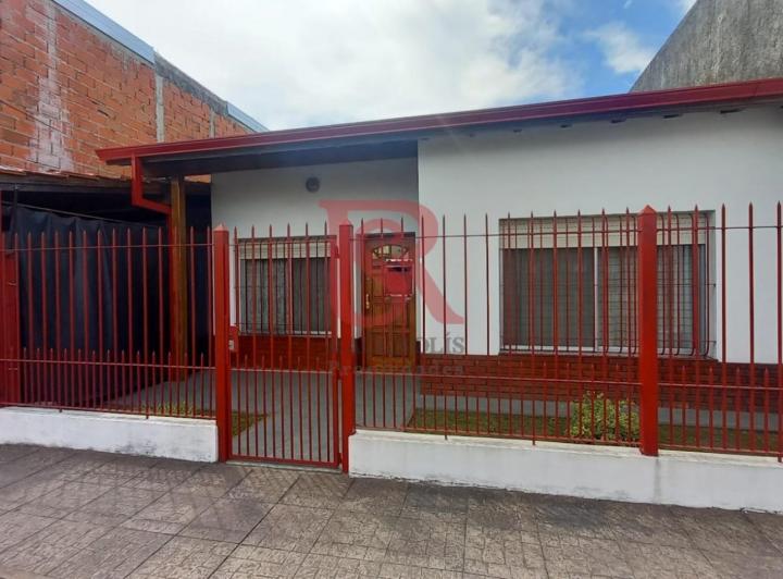 Casa · 110m² · 4 Ambientes · 1 Cochera