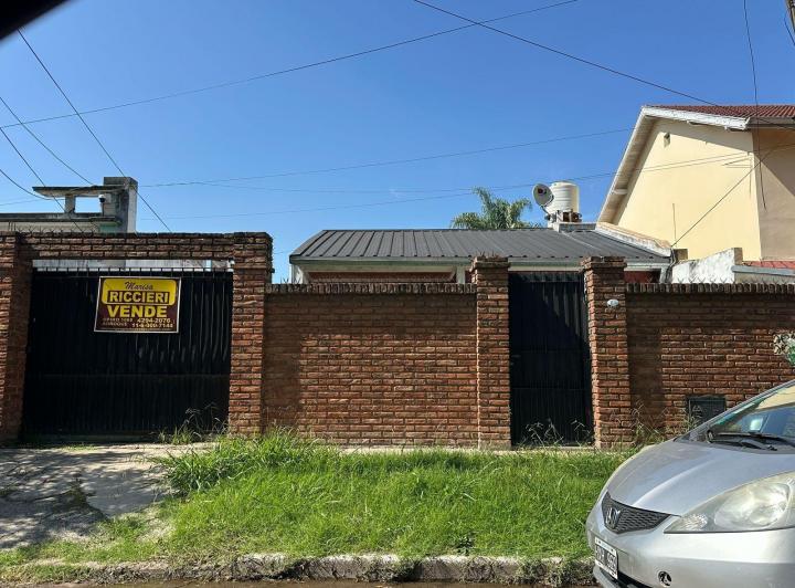 Casa · 100m² · 4 Ambientes · 1 Cochera