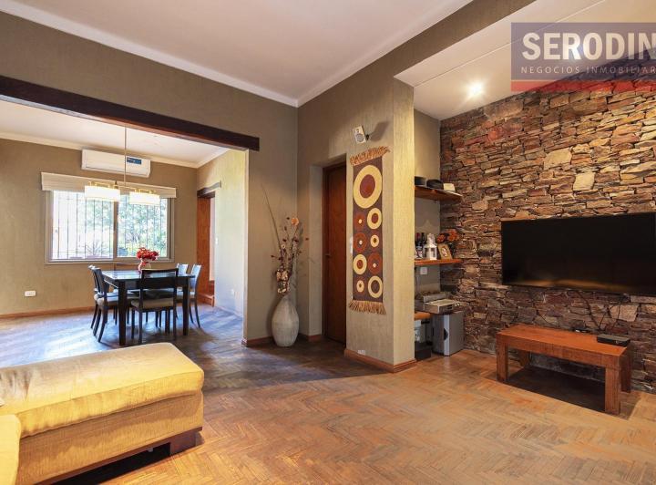 Casa · 262m² · 5 Ambientes · 1 Cochera