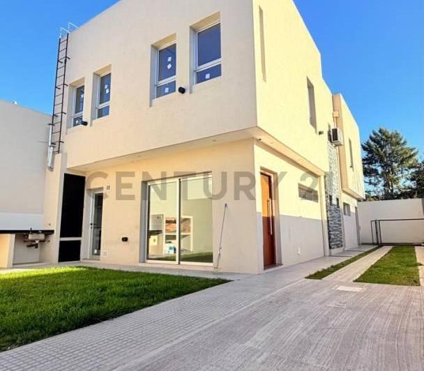 Casa · 95m² · 4 Ambientes · 1 Cochera