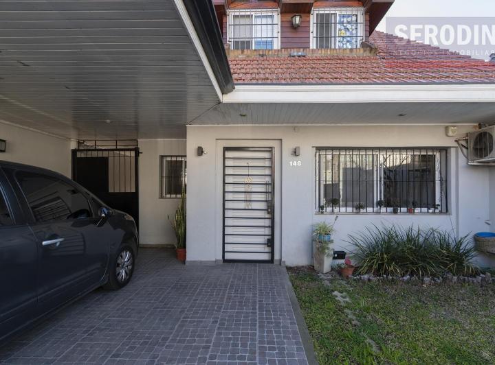 Casa · 250m² · 4 Ambientes · 1 Cochera