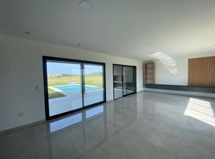 Casa · 178m² · 4 Ambientes · 1 Cochera
