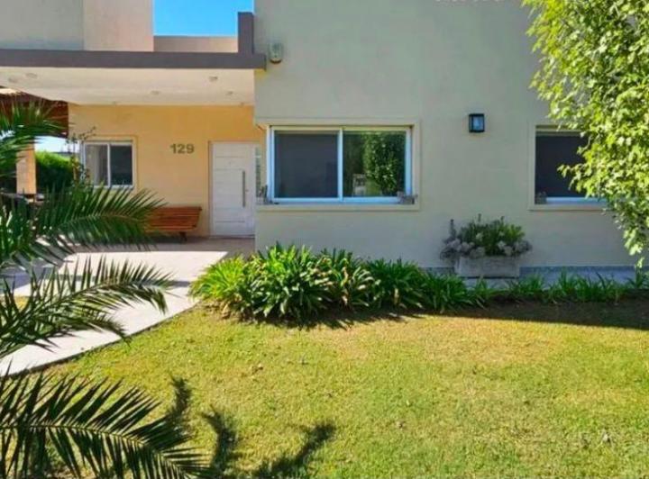 Casa · 100m² · 1 Ambiente · 1 Cochera