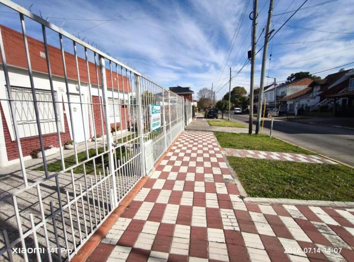 Casa · 130m² · 5 Ambientes · 3 Cocheras