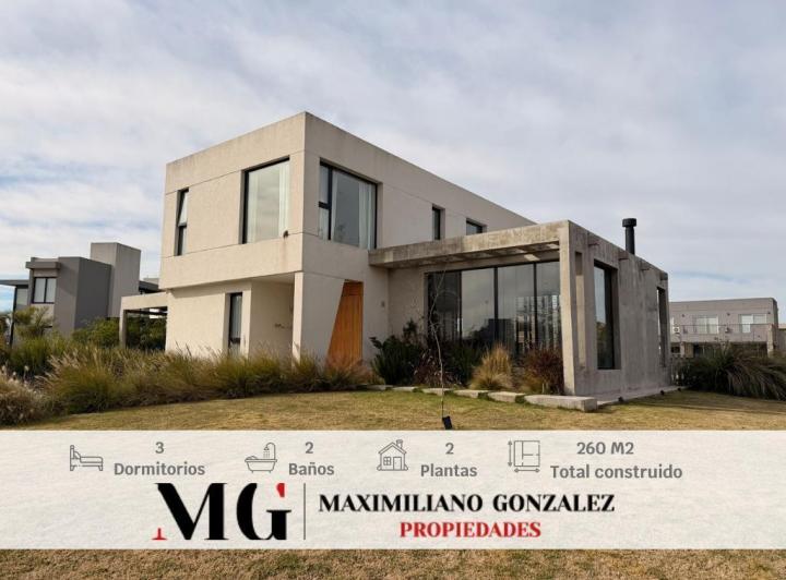 Casa · 250m² · 5 Ambientes · 1 Cochera