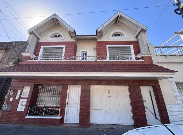 Casa · 115m² · 4 Ambientes · 1 Cochera
