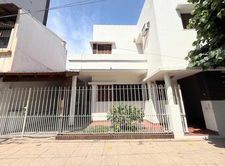 Casa · 140m² · 4 Ambientes · 1 Cochera