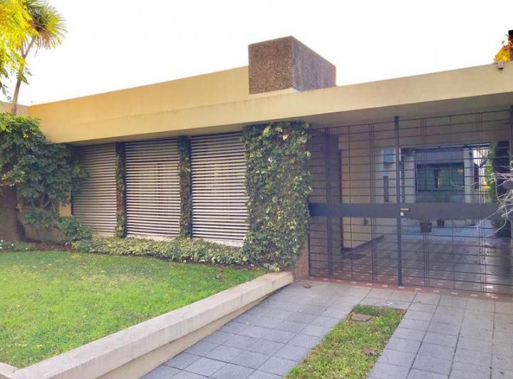 Casa · 188m² · 3 Ambientes · 3 Cocheras