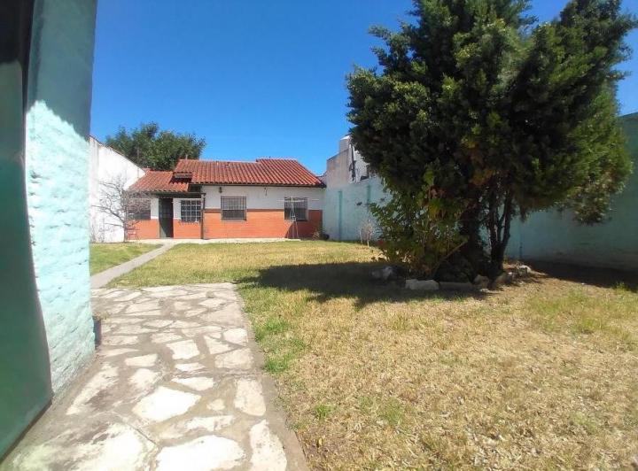 Casa · 70m² · 4 Ambientes · 2 Cocheras