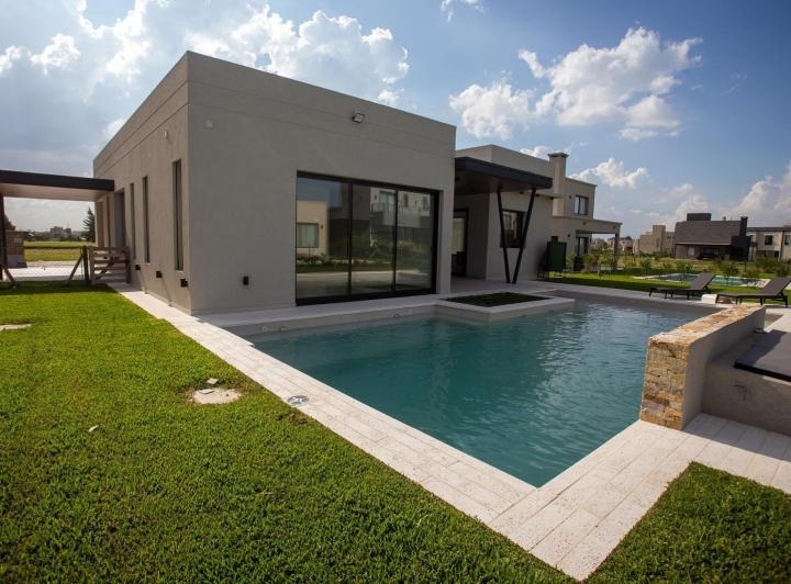 Casa · 190m² · 4 Ambientes · 1 Cochera
