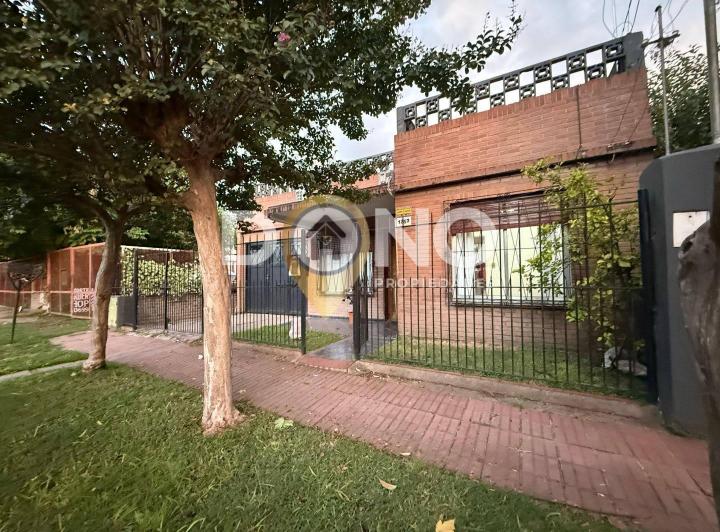 Casa · 200m² · 3 Ambientes · 1 Cochera