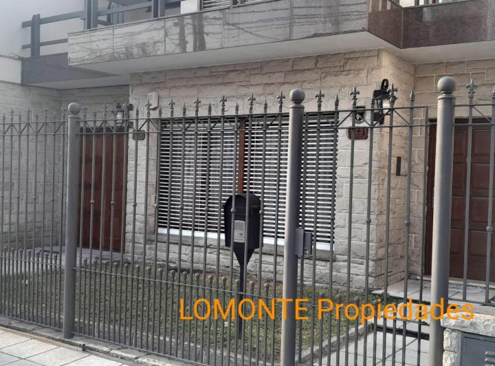 Casa · 290m² · 5 Ambientes · 2 Cocheras