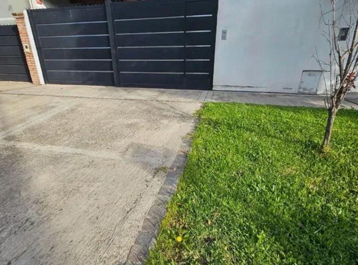 Casa · 130m² · 3 Ambientes · 1 Cochera