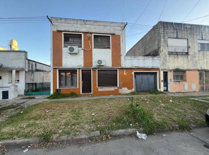 Casa · 170m² · 6 Ambientes · 2 Cocheras