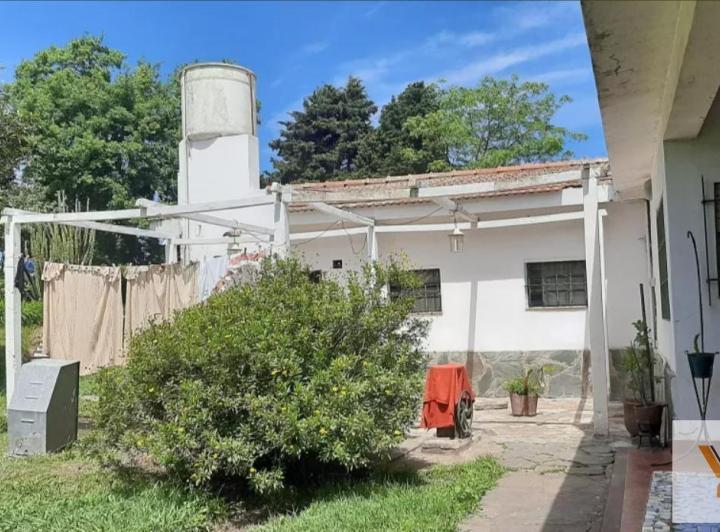 Casa · 95m² · 4 Ambientes · 2 Cocheras