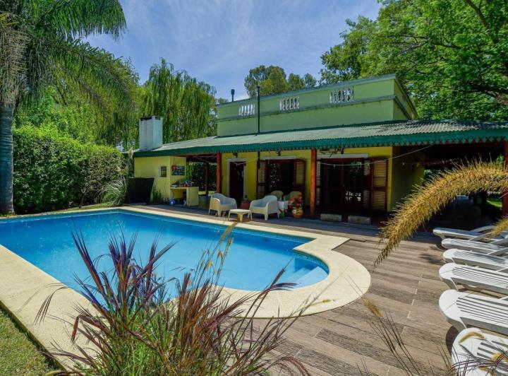 Casa · 152m² · 4 Ambientes · 3 Cocheras