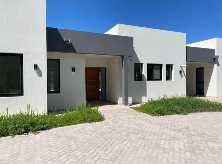Casa · 125m² · 4 Ambientes · 2 Cocheras