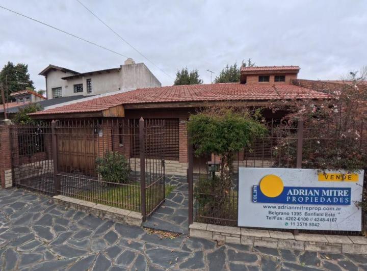 Casa · 130m² · 5 Ambientes · 1 Cochera