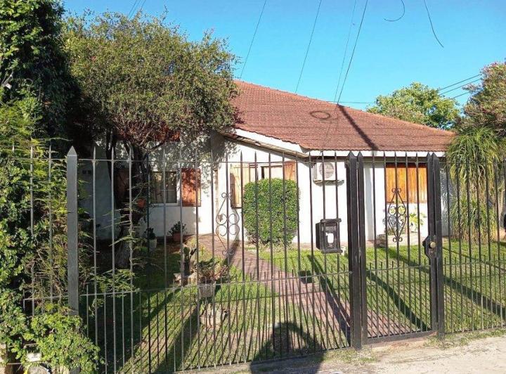 Casa · 65m² · 4 Ambientes · 1 Cochera