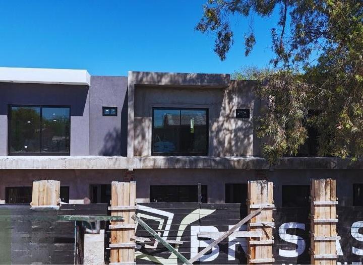 Casa · 1m² · 4 Ambientes · 1 Cochera