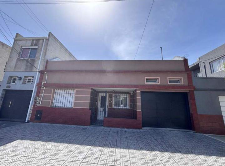 Casa · 153m² · 4 Ambientes · 1 Cochera