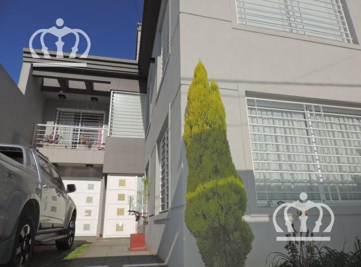 Casa · 270m² · 5 Ambientes · 2 Cocheras