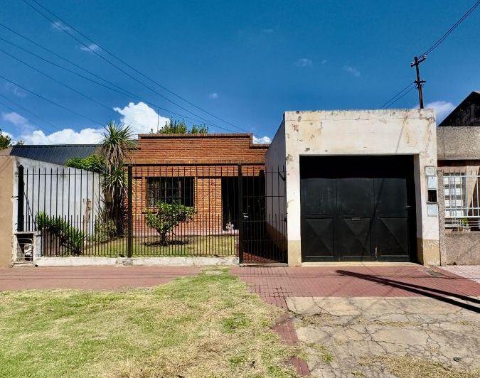 Casa · 100m² · 3 Ambientes · 1 Cochera