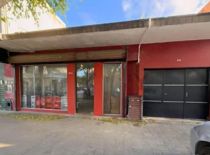 Casa · 240m² · 4 Ambientes · 1 Cochera