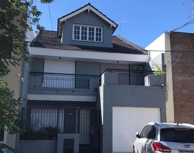 Casa · 370m² · 7 Ambientes · 1 Cochera