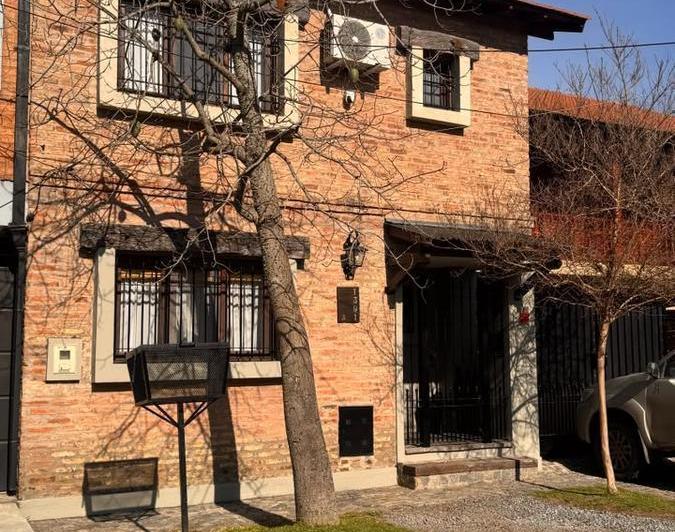 Casa · 103m² · 3 Dormitorios · 1 Cochera