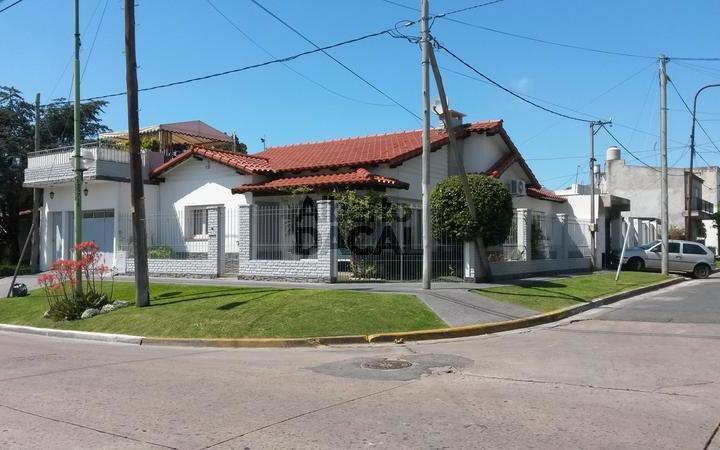 Casa · 136m² · 3 Ambientes · 1 Cochera