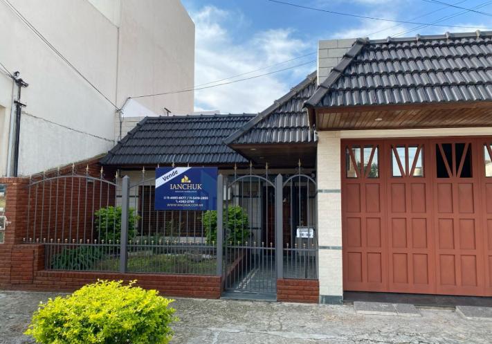 Casa · 127m² · 5 Ambientes · 1 Cochera