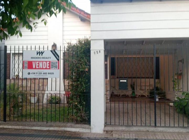 Casa · 122m² · 5 Ambientes · 1 Cochera