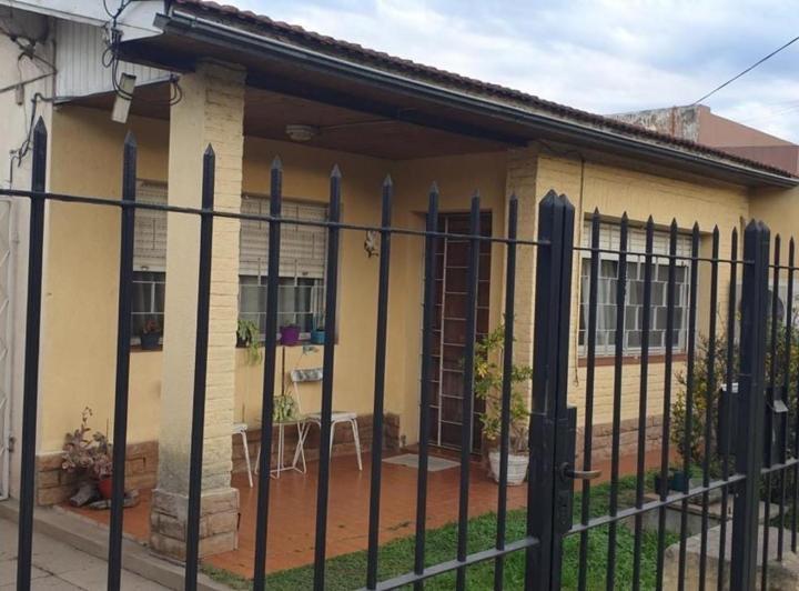 Casa · 140m² · 3 Ambientes · 1 Cochera