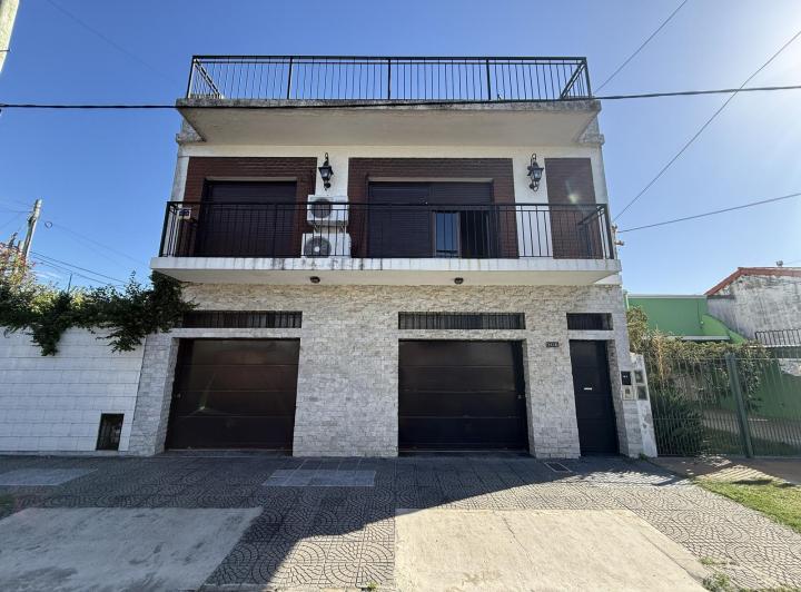 Casa · 170m² · 3 Ambientes · 4 Cocheras