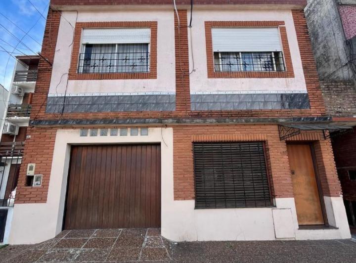 Casa · 180m² · 4 Ambientes · 1 Cochera
