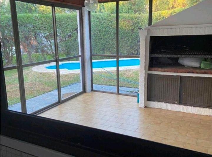 Casa · 140m² · 4 Ambientes · 2 Cocheras