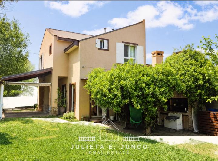 Casa · 116m² · 4 Ambientes · 1 Cochera