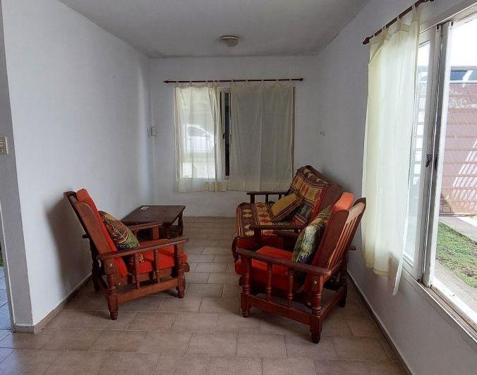 Casa · 100m² · 4 Ambientes · 6 Cocheras