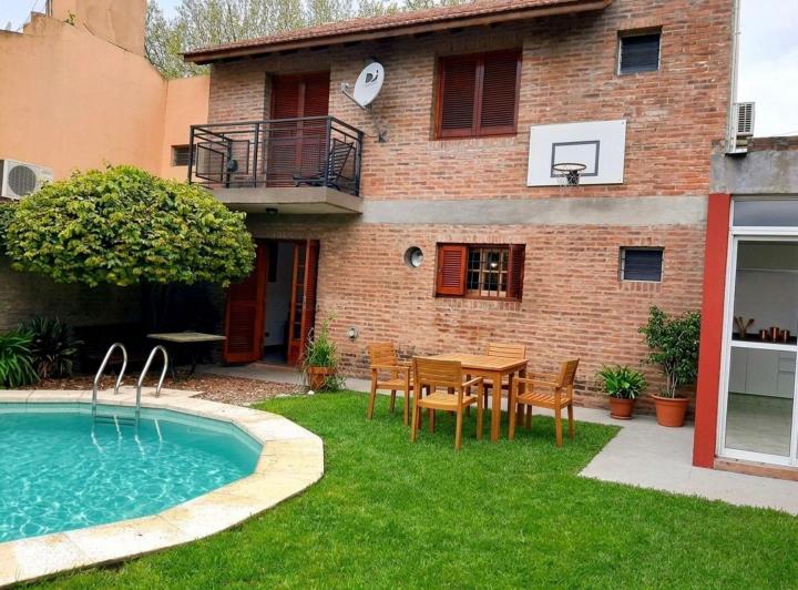 Casa · 125m² · 4 Ambientes · 1 Cochera