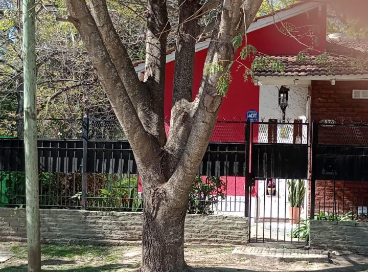 Casa · 100m² · 3 Ambientes · 1 Cochera
