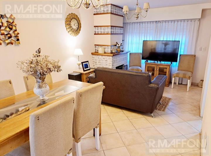 Casa · 90m² · 6 Ambientes · 1 Cochera