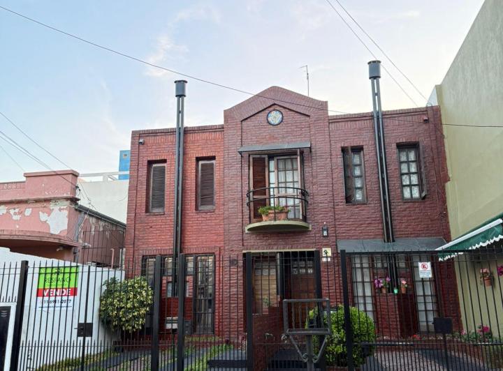 Casa · 79m² · 4 Ambientes · 1 Cochera