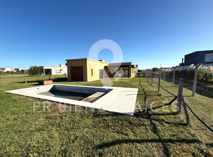 Casa · 143m² · 4 Ambientes · 4 Cocheras