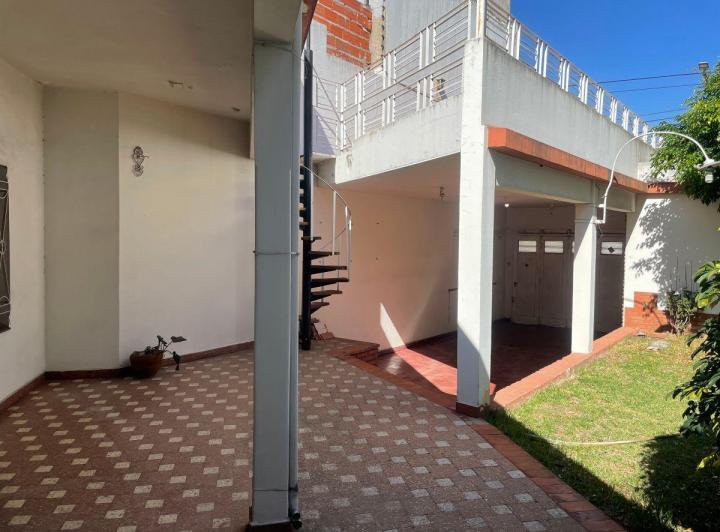 Casa · 165m² · 3 Ambientes · 1 Cochera